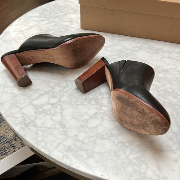 Charlotte Stone. Black Leather LUNA Mules   7 - Picture 5 of 8